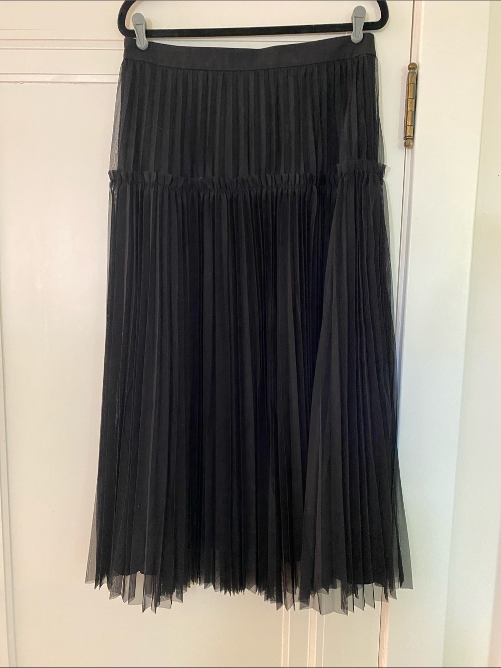 Black pleated midi skirt with sheer overlay and side zipper XL